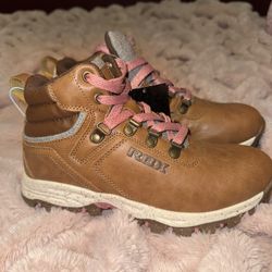 Hiking shoes 