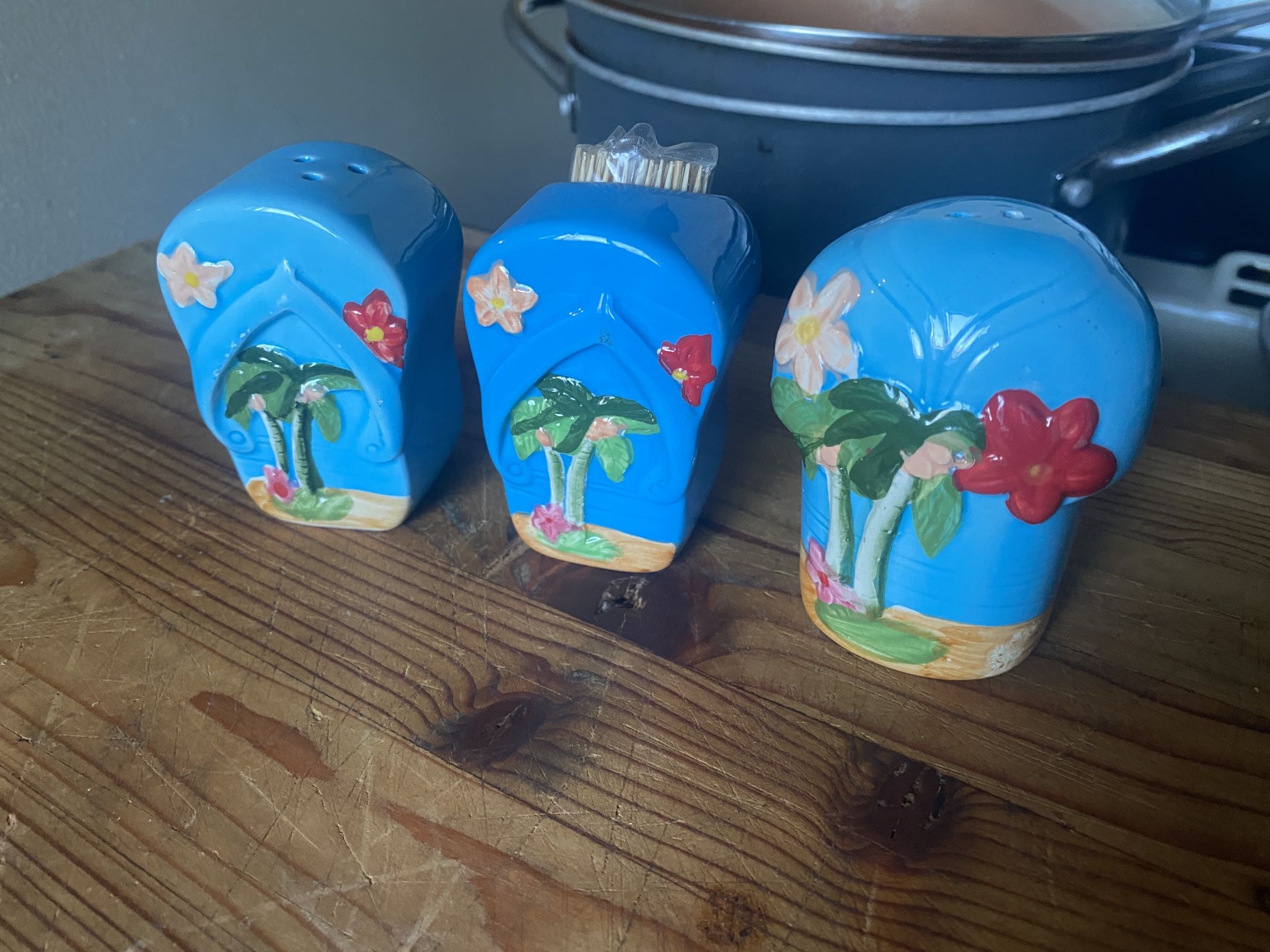 Hawaiian Salt And Pepper Shakers