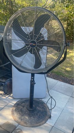 UTILITECH PRO Shop/Garage Fan also great for outdoor activities.