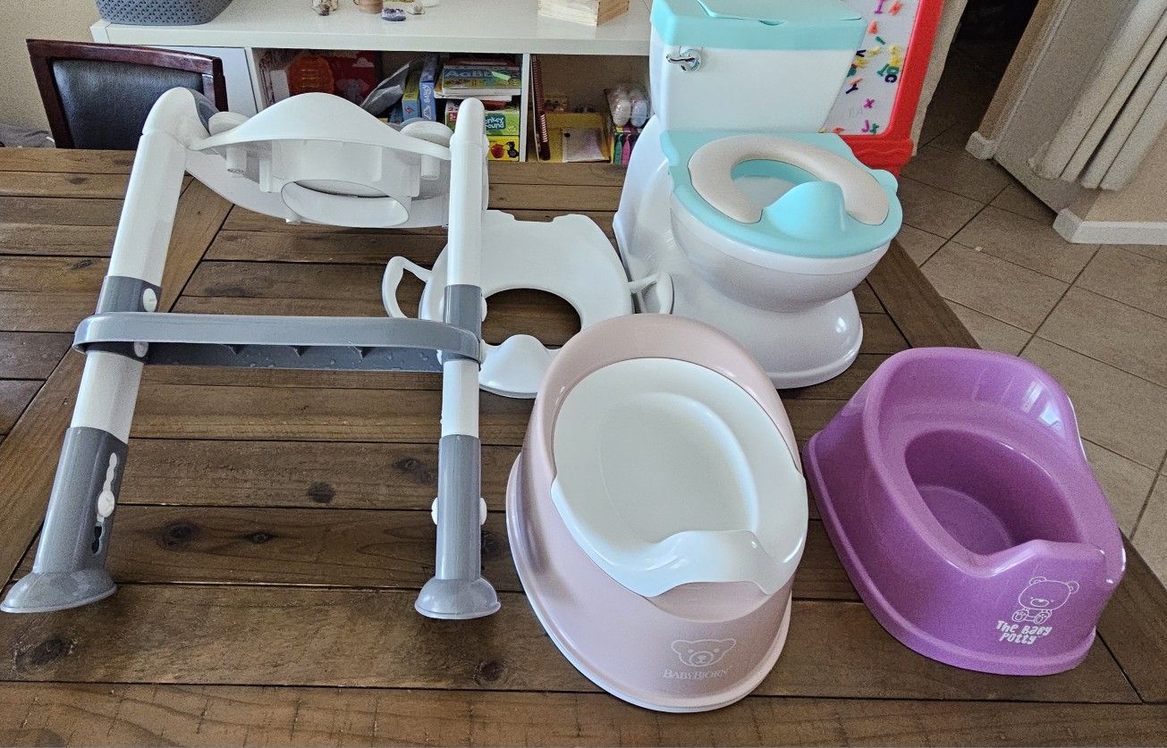 Lot Of Potty Training Potties