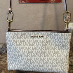 MICHAEL KORS CROSSBODY PURSE LIKE NEW CONDITION 