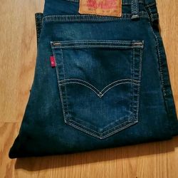 Levis 502..size 32x30 Womens..Good CONDITION!