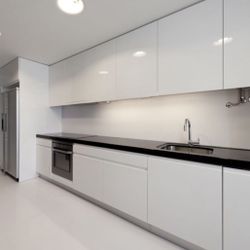 Custom Kitchen Cabinets 