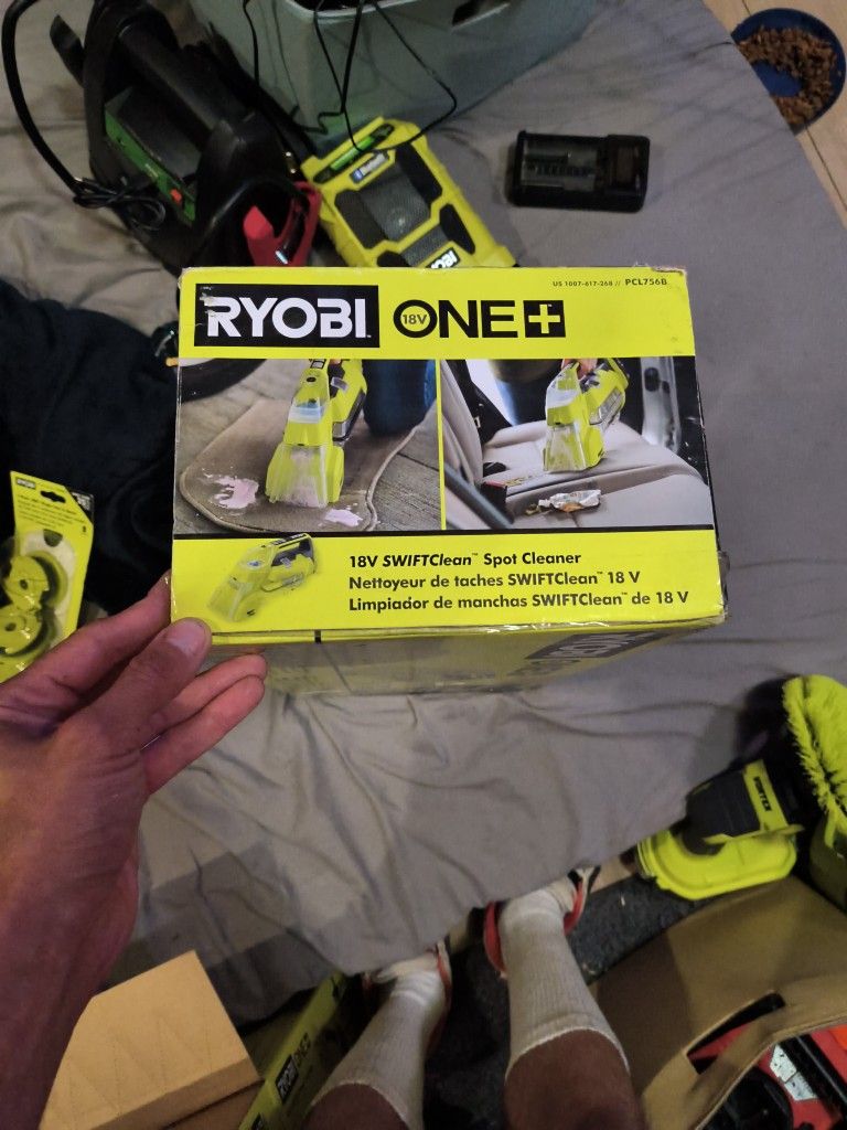 Ryobi 18V SWIFTClean Spot Cleaner