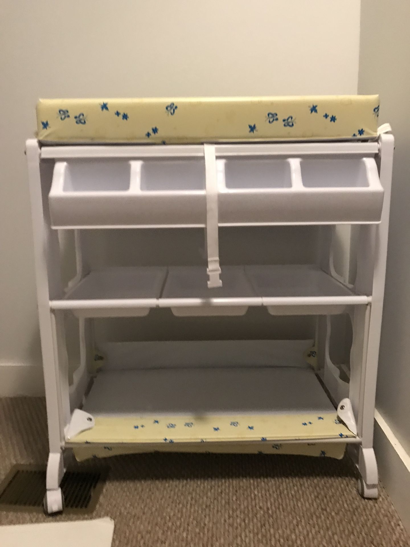 Baby Tub And Changing Table