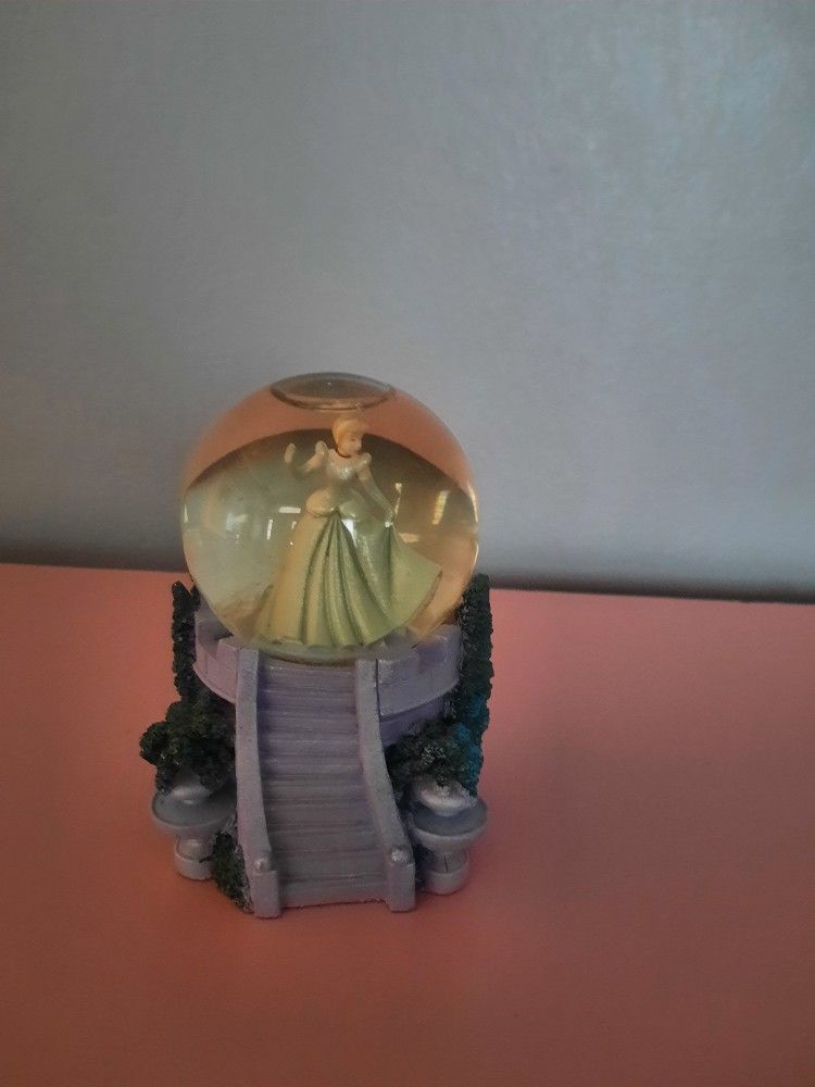 Disney Cinderella Snow Globe