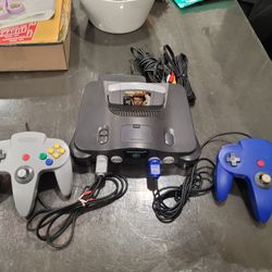 NINTENDO 64 ULTIMATE GOLDEN EYE 007 BUNDLE 2 CONTROLLERS READY 2 PLAY!