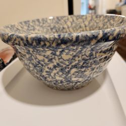 Vintage Roseville Pottery 

Bowl