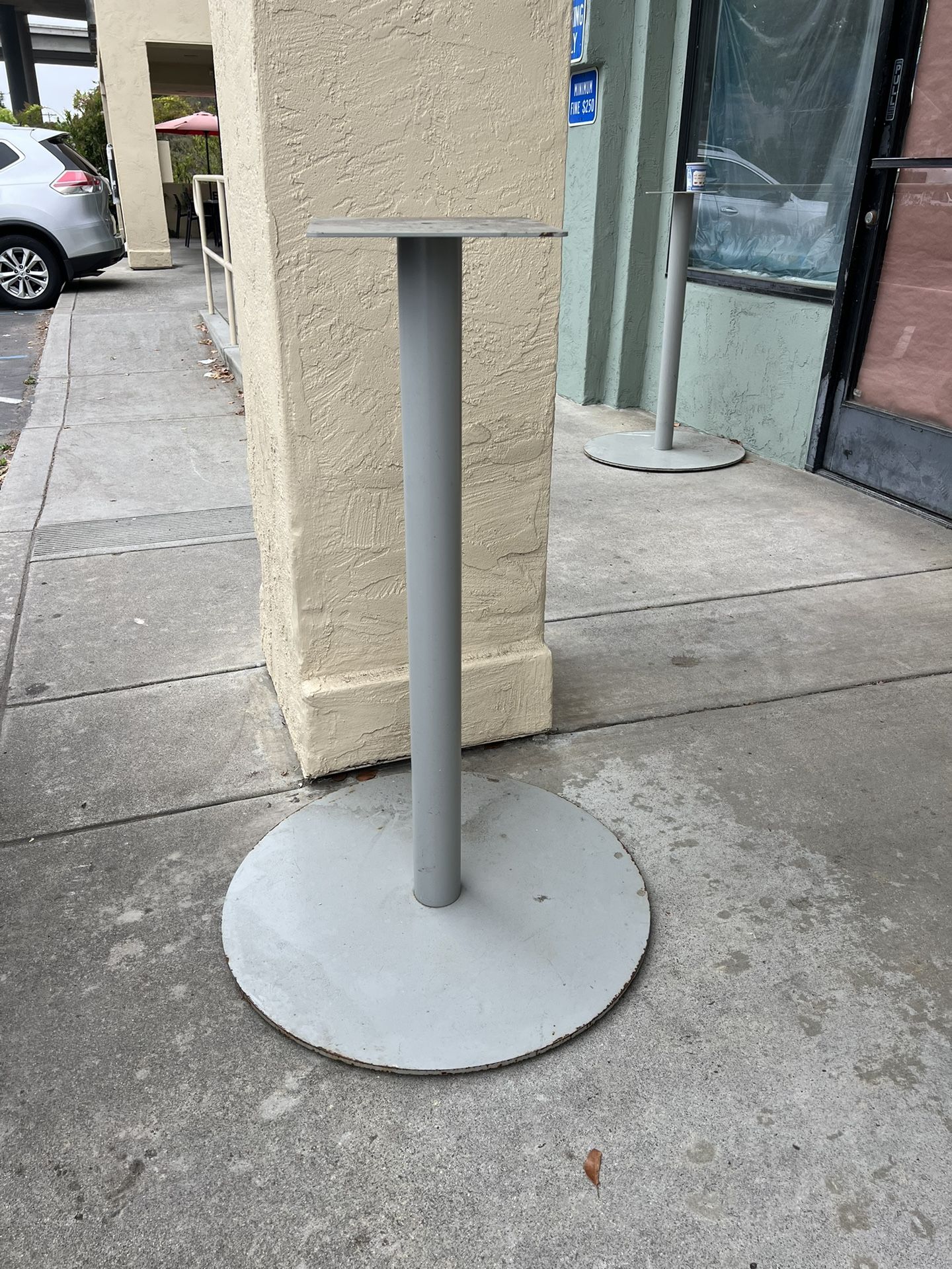 2 Table Bases (Bar Height)