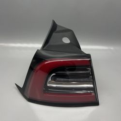 Tesla Model 3 Rear Taillight