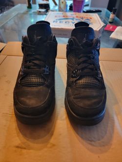 AIR JORDAN RETRO 4 SIZE 6Y BLACK CAT