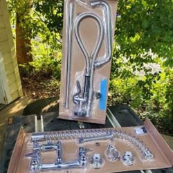 HEAVY DUTY THICK GAGE COMMERCIAL FAUCET with PRE-RINCE SPRAYER 