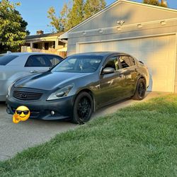 2013 G37 Infiniti (AWD) 