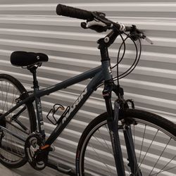 MARIN San Anselmo city/commuter bike, fits 5'0  to 5'5, almost new!