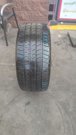 Tire 285 35 22