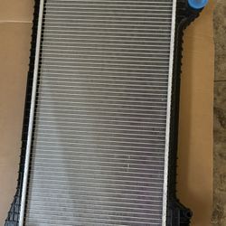 Jaguar Xe 2.0l Radiator 2017-2019 Brand New 
