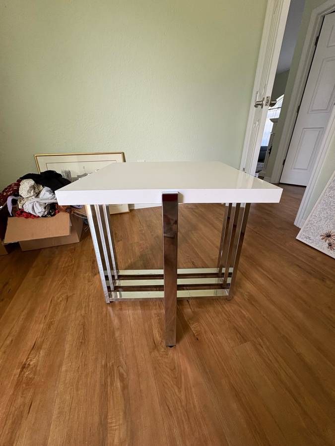 Modern White End-table