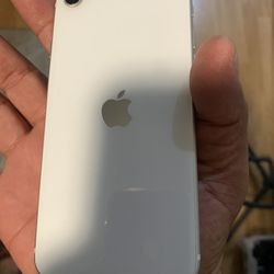 iPhone SE 64GB. For Parts Only. 