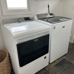 Maytag Washer & Dryer Set – Excellent Condition