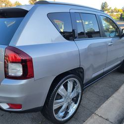 Jeep Compass, Clean Title, Smogged, 22"rims, Low Miles,4 Cylinder Gas Saver, Runs And Drives Great 