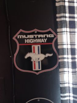 Mustang Decor 