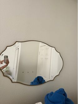 Gold mirror