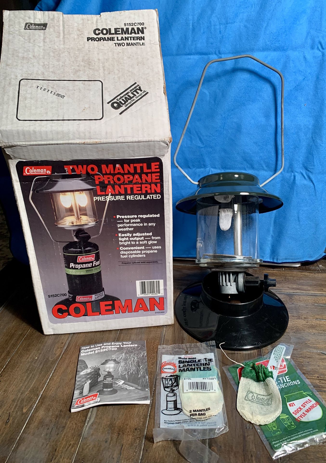 Vintage Coleman Lantern Model 5152B700 Propane Two Mantle