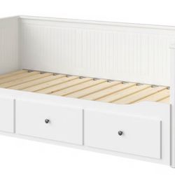 IKEA Hemnes Daybed, Pullout To King With Trundle