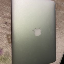 13”  MacBook Air 128gb LIKE NEW!!