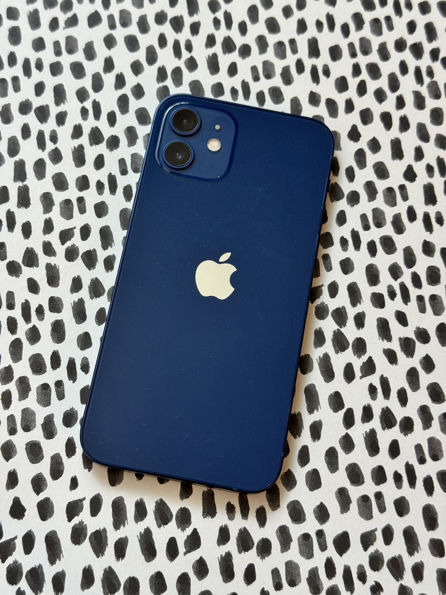 Unlocked iPhone 12 / 64GB Clean IMEI AT&T T-Mobile Metro Verizon Cricket Telcel
