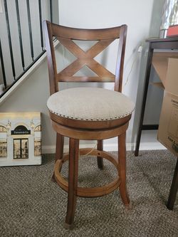2 Swivel Barstools