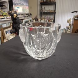 Teleflora France Fruit/Candy Bowl With Lovely Raised Tulips In 24% Lead Crystal 5"H X 5.5"W Weighs 2LBS 6OZ