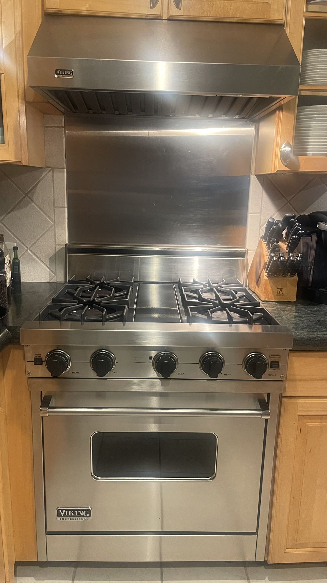 Viking 30 Inch Professional Gas Range w/ Hood