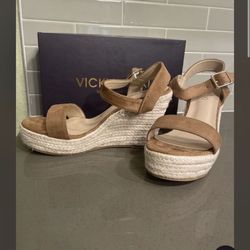 NEW IN BOX Khaki Brown Suede Platform Wedge Heels Size 9 Women Shoes Open Toe Straps Buckle