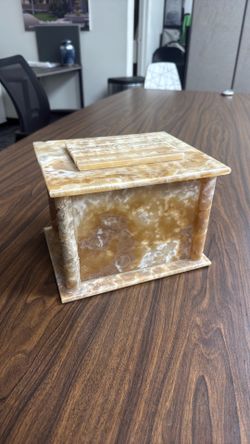 Handcrafted Genuine Onyx Cremation Urn – Elegant Memorial