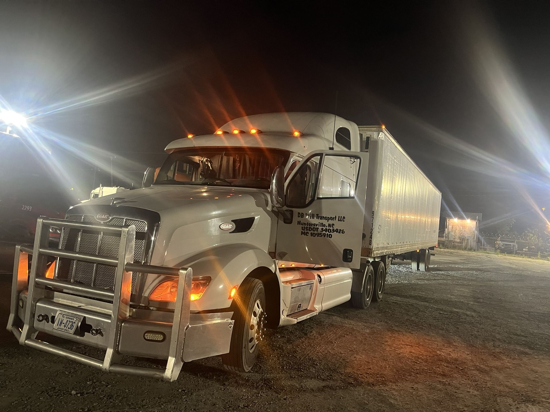 2013 Peterbilt TR 587