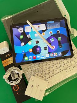 Apple IPad Air 4th Generation (10.9” Liquid Retina/ 2020 Model) 64GB with keyboard case, stylus pen & Accessories (256GB $429)