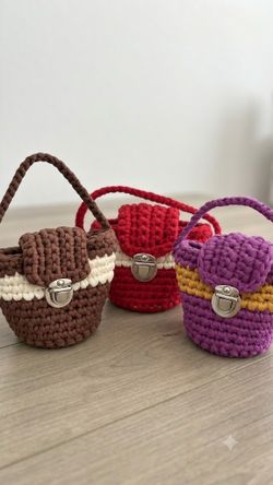 Crochet tote