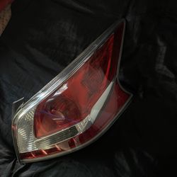 2014-2015 Nissan Altima Tail Light Assembly Passenger Right OEM