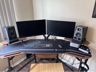 Gaming desk