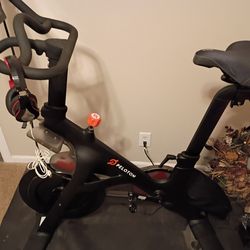 Peloton Bike PLTN-RB1V1