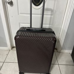 Ecotech Veer 24-inch Hard shell Suitcase 
