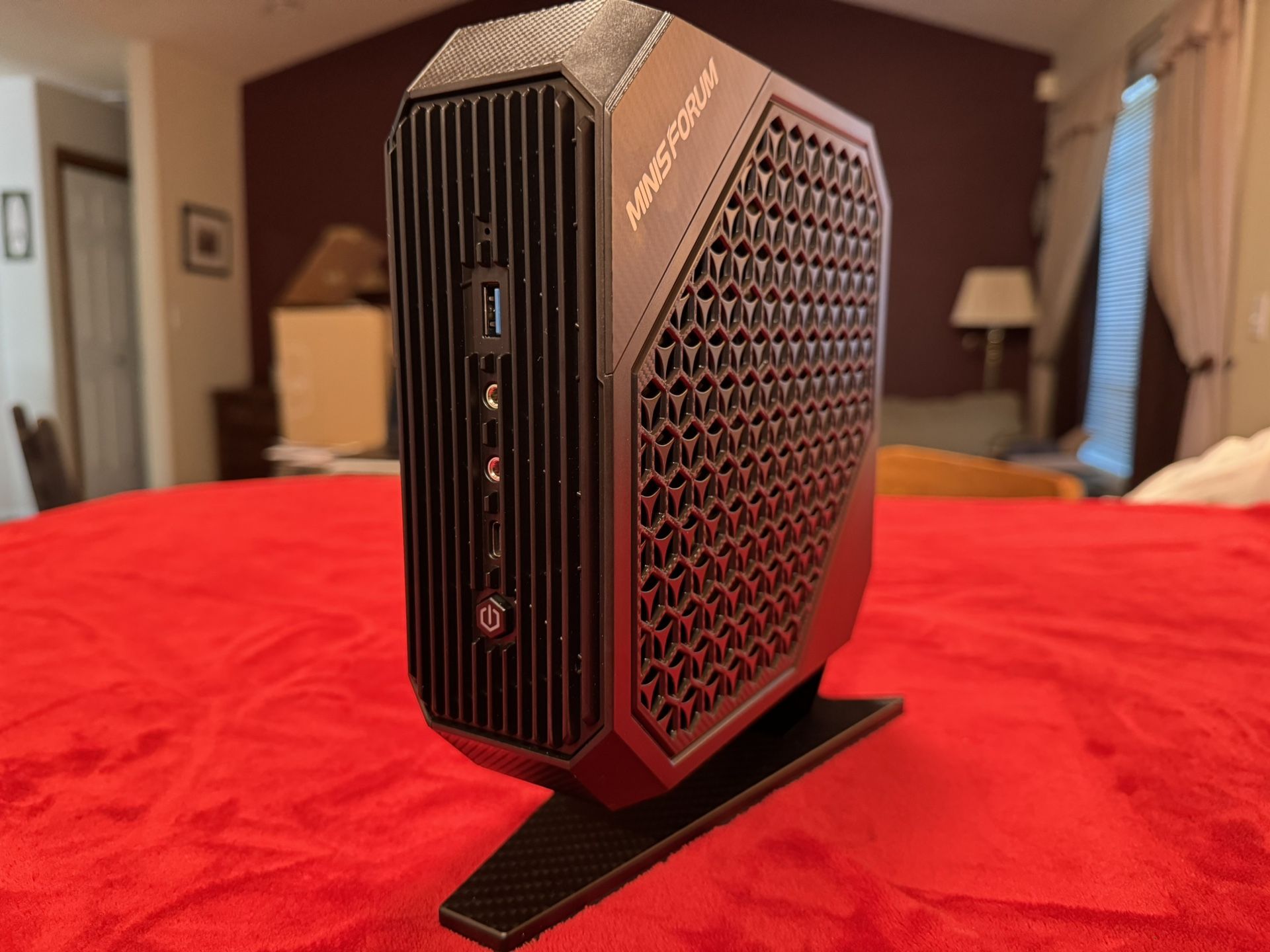 Mini Gaming PC, MINISFORUM, Ryzen 9 6900HX, RX 6600M 8GB GDDR6, 32GB DDR5, 1TB M.2 NVMe Gen4