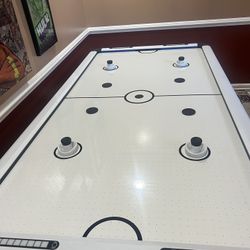 Air Hockey table !