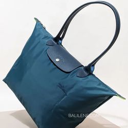 Longchamp Le Pliage Green

Shoulder Bag in Ocean
