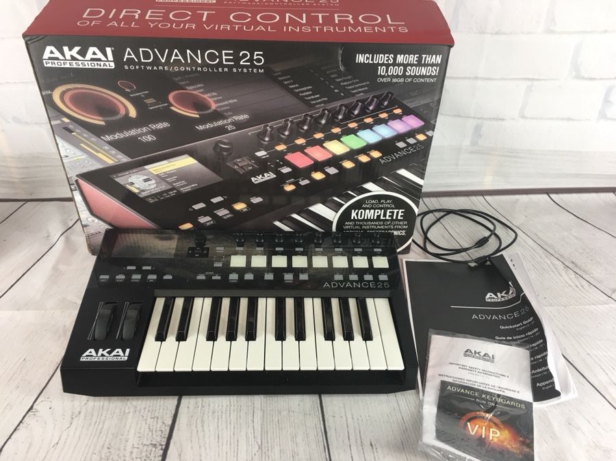 AKAI ADVANCE 25 MIDI KEYBOARD CONTROLLER like new in box