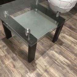 Selling 1 Dania End Table 
