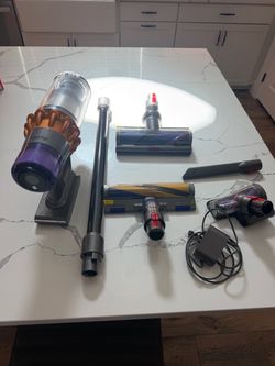 Dyson V15 Detect Portable Cordless Pet Stick Vacuum