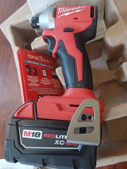 M18 Milwaukee lmpact drill1/4 and battery 4Ah