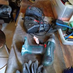 Bosh Drill And  Charger20$
